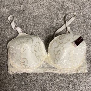 ⭐️2/$44⭐️ Ivory Lace Bra, 36B